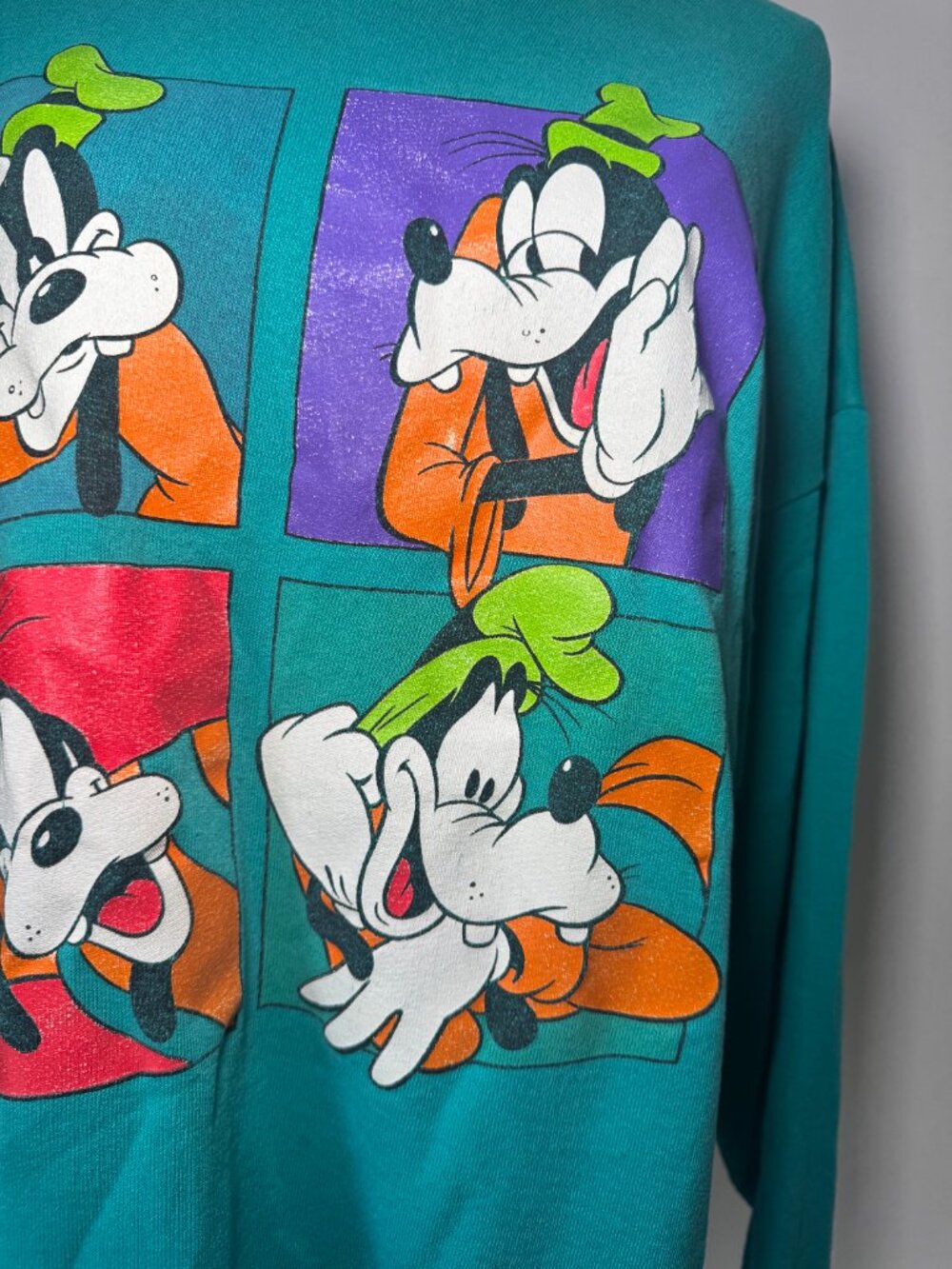 Disney Vintage Walt Disney Company Turquoise Goofy Distressed Crew Sweatshirt - Picture 6 of 12